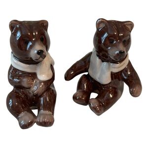 NWOT Brown Bears with Scarf Salt & Pepper Shaker Set